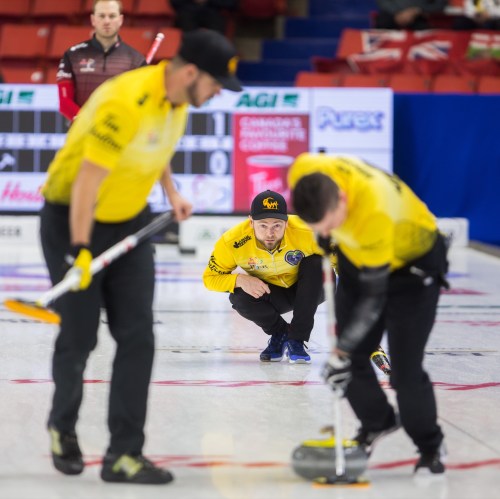 Chelsea Kemp/The Brandon Sun
Team Manitoba skip Mike McEwen watches his team guide the rock as they play Team Canada Brad Gushue at the 2019 Tim Hortons Brier at Westoba Place Thursday afternoon.