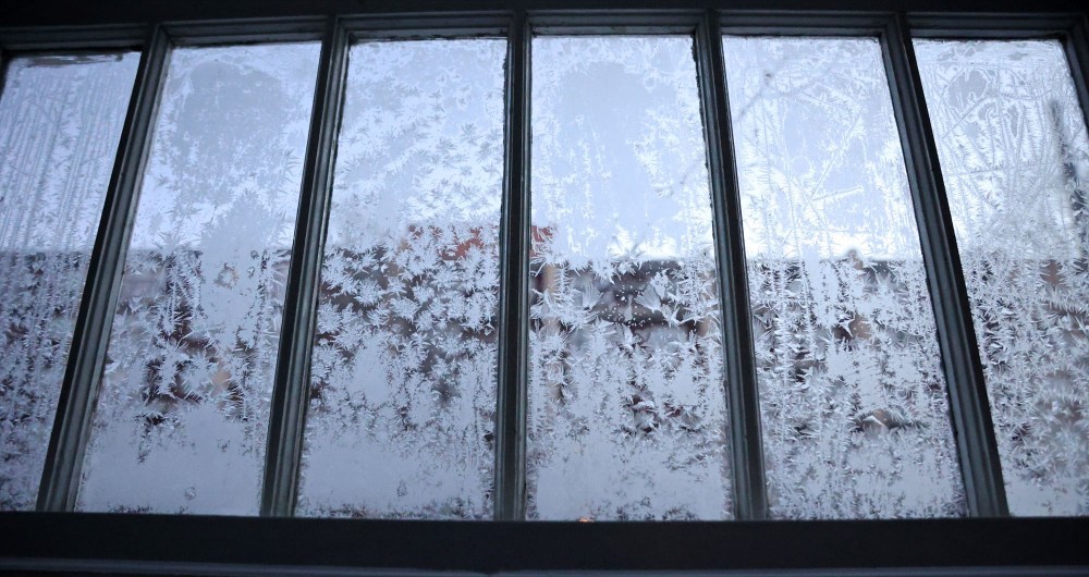 The frosty window of the porch that routinely frosts over when the temperatures dip below -20 C during the winter months. (Matt Goerzen/The Brandon Sun)