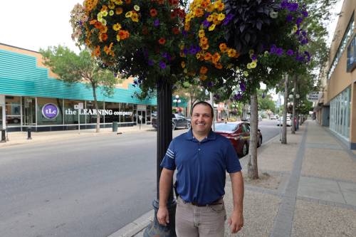 Jason Splett is running for city council in Ward 8. Deveryn Ross says Splett brings worthwhile ideas to the table. (Colin Slark/The Brandon Sun)