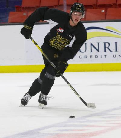 Brandon Wheat Kings defenceman Quinn Mantei prepares to accept a pass during practice at Westoba Place on Monday afternoon. It will be the second-year defenceman’s first game against the Seattle Thunderbirds this evening. (Perry Bergson/The Brandon Sun)