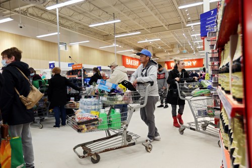 Shoppers wait in line at the Real Canadian Superstore in Brandon in this file image. (The Brandon Sun)